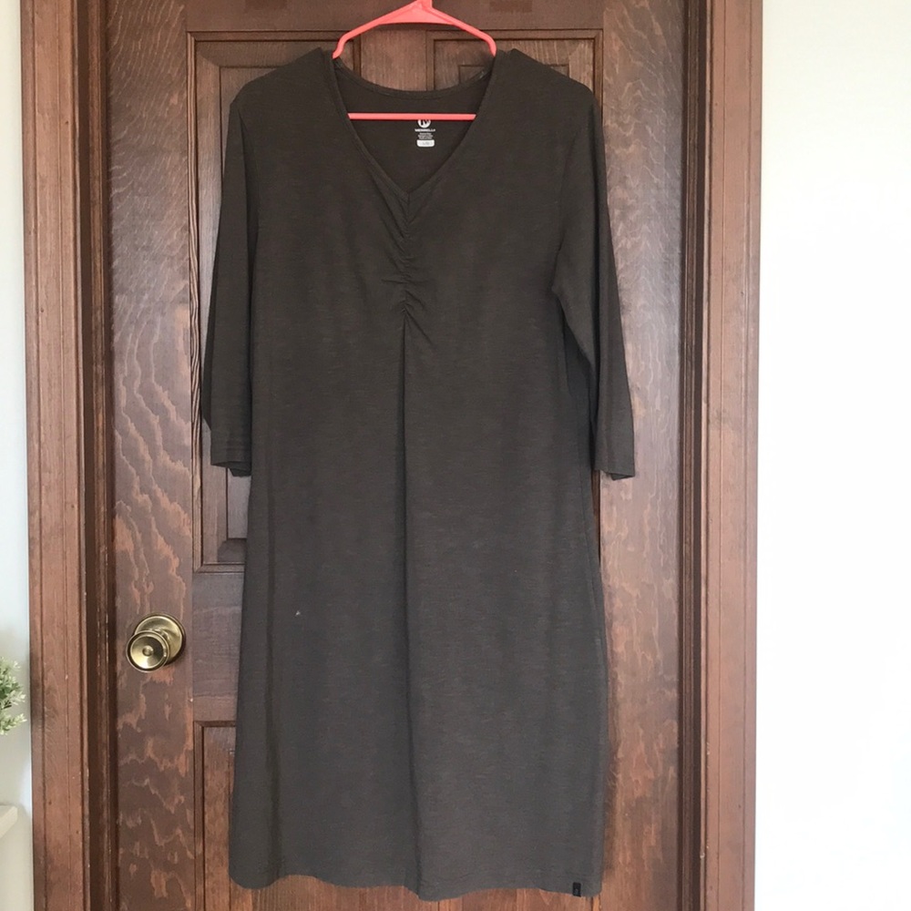 Green/gray women’s Merrell dress